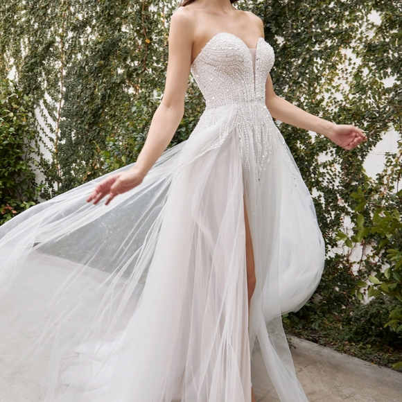 Wedding dress - Picture 6 of 8